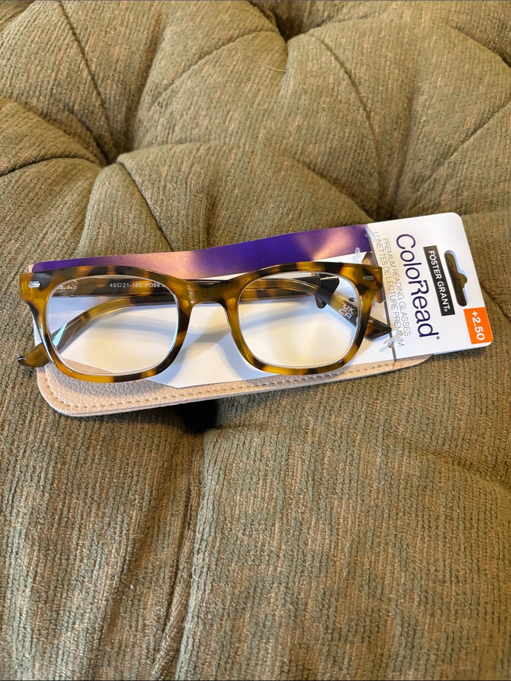 Foster Grant ColorRead Tortoiseshell Brown Reading Glasses and coordinating case